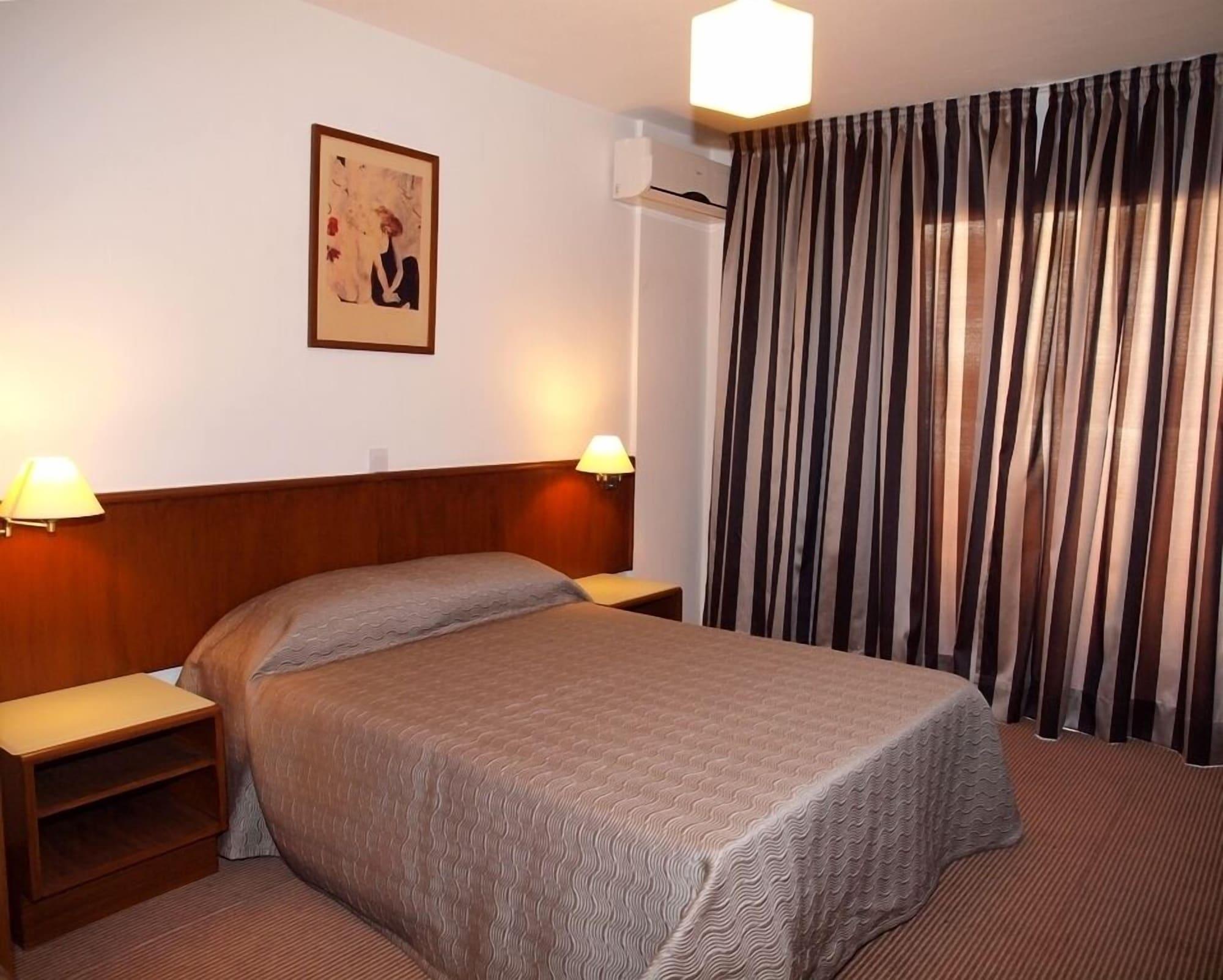Blazer Residence Larnaca Buitenkant foto