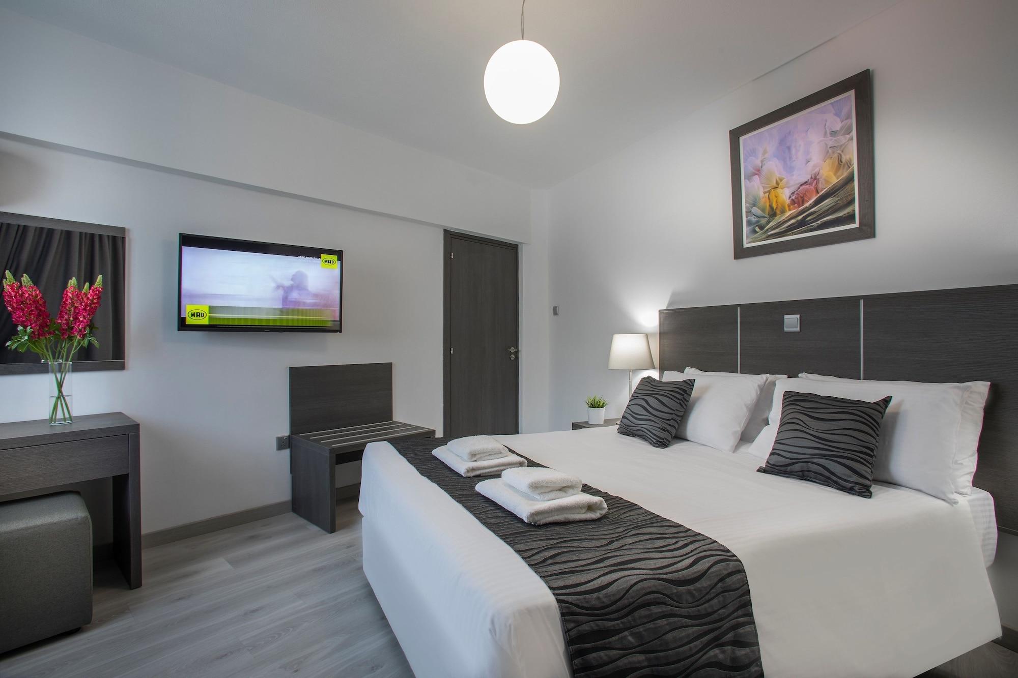 Blazer Residence Larnaca Buitenkant foto