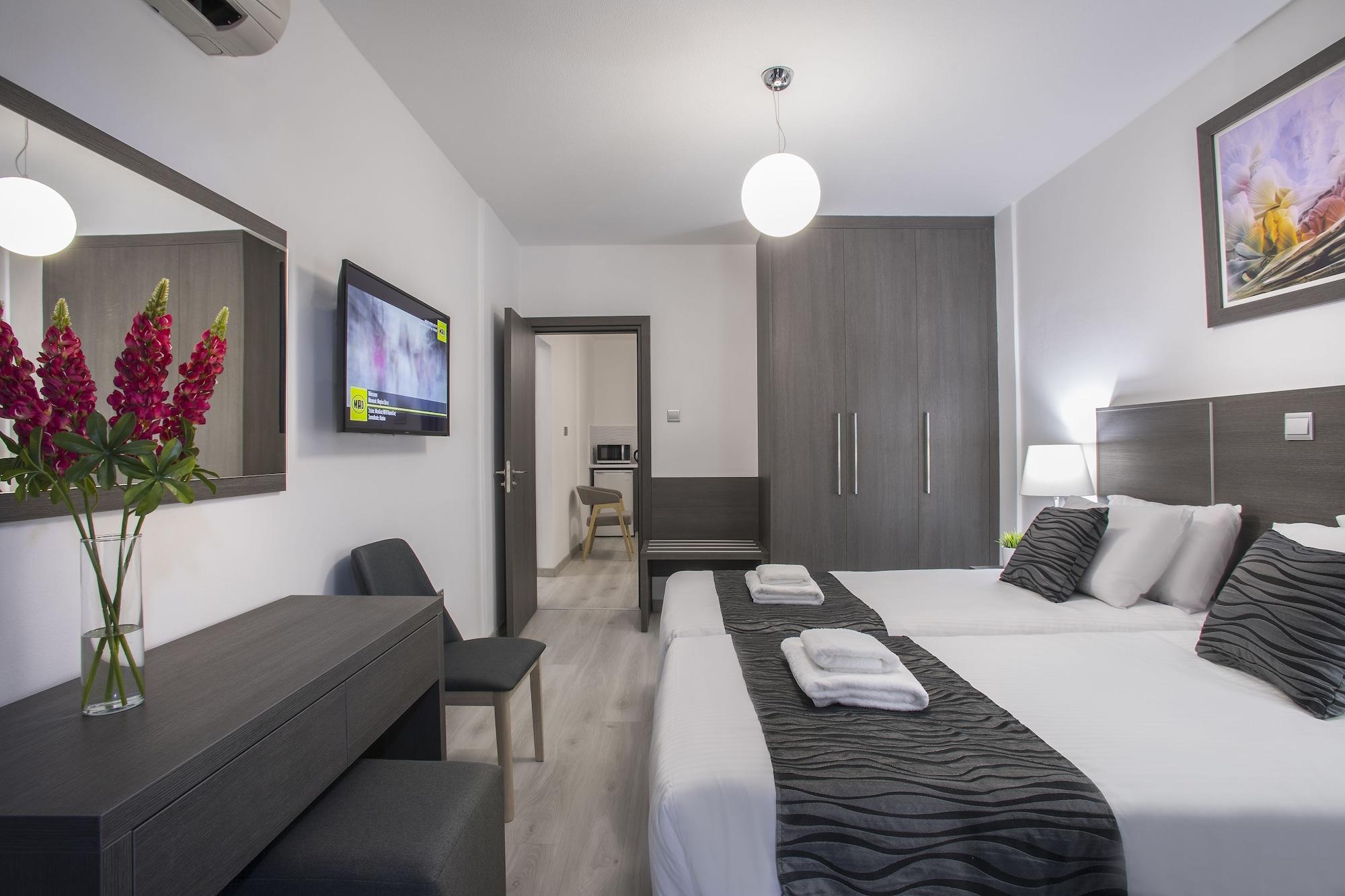 Blazer Residence Larnaca Buitenkant foto