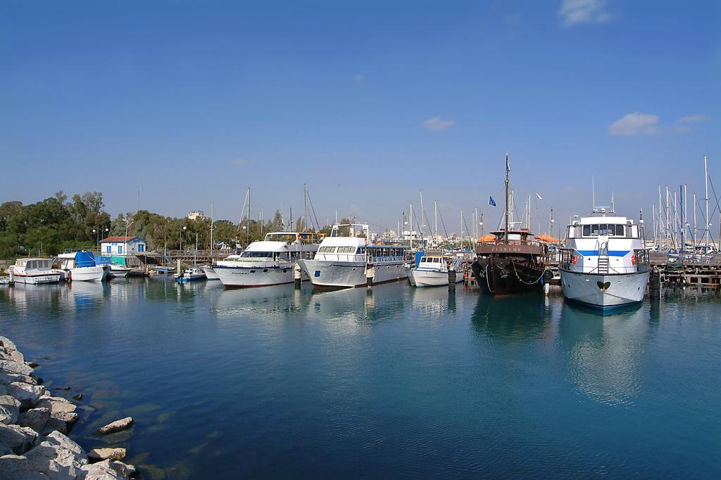 Blazer Residence Larnaca Buitenkant foto