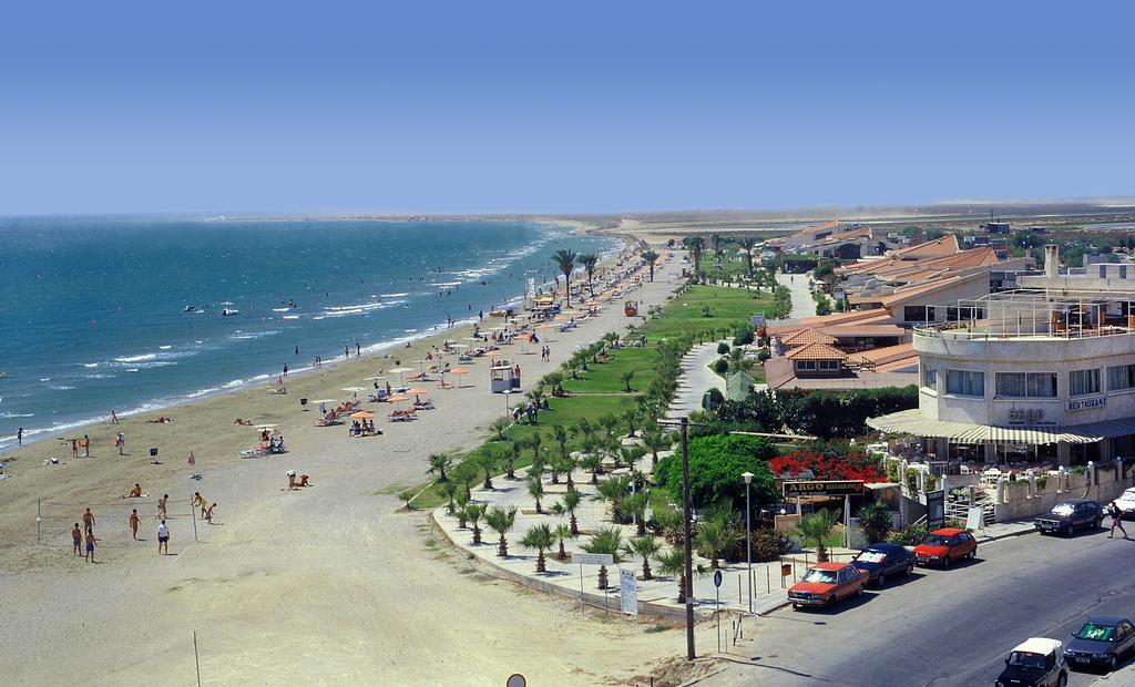 Blazer Residence Larnaca Buitenkant foto
