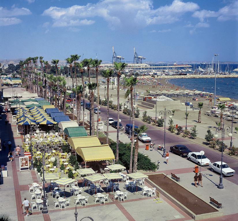 Blazer Residence Larnaca Buitenkant foto