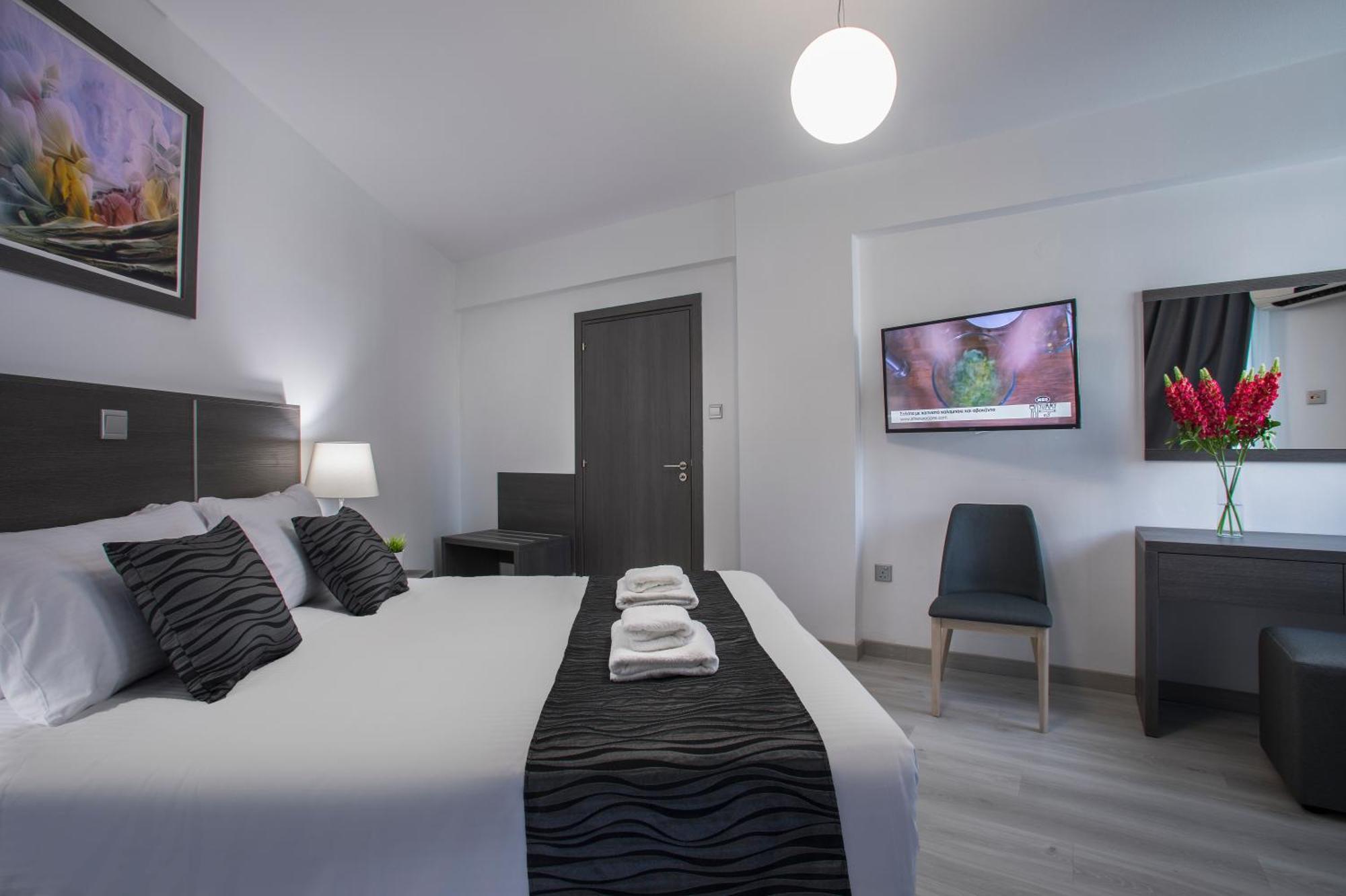 Blazer Residence Larnaca Buitenkant foto