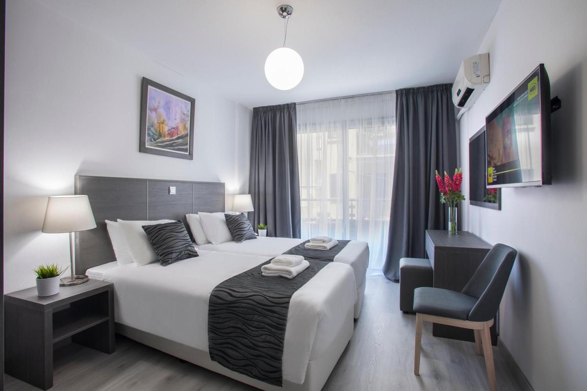 Blazer Residence Larnaca Buitenkant foto