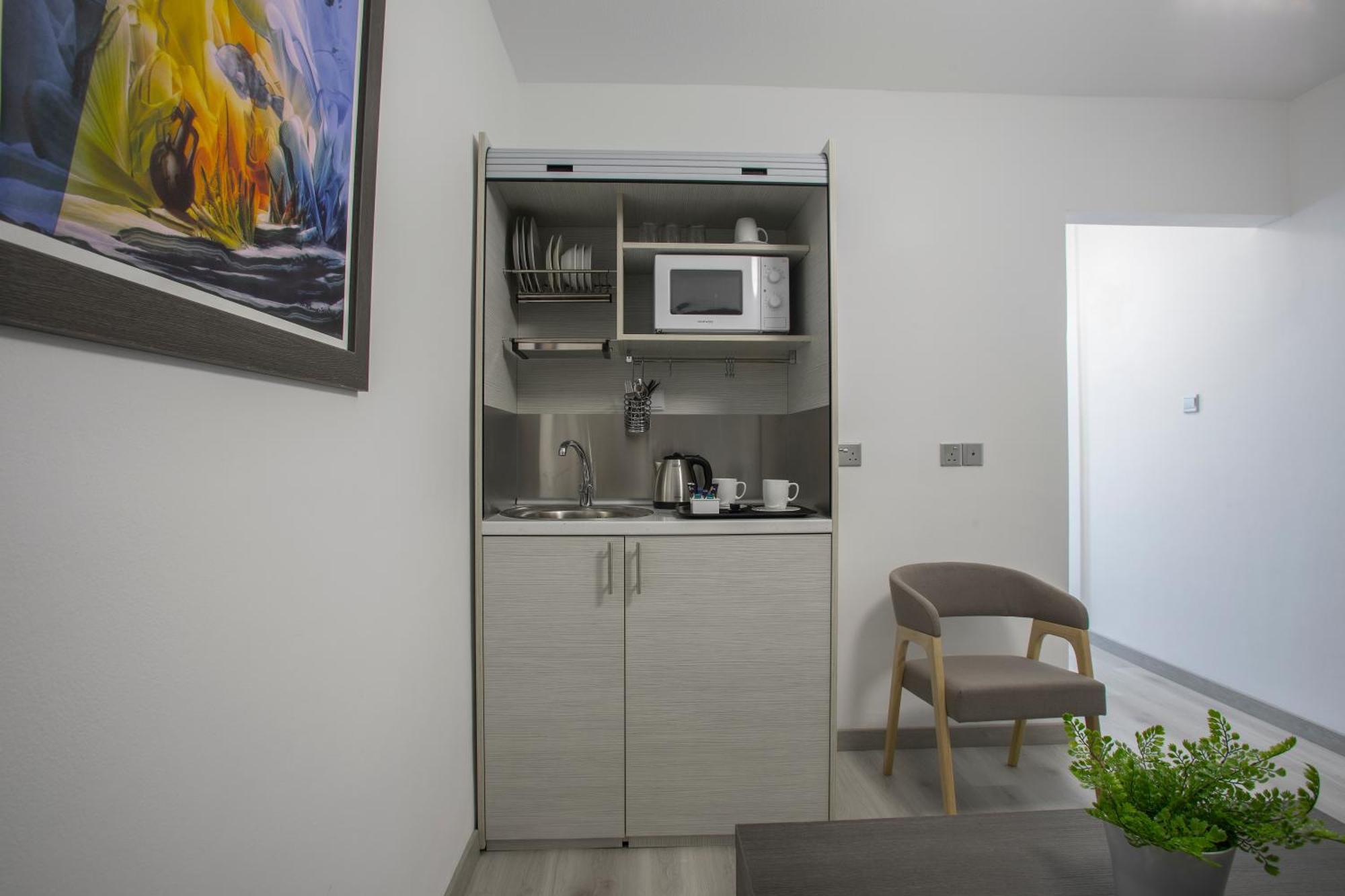 Blazer Residence Larnaca Buitenkant foto